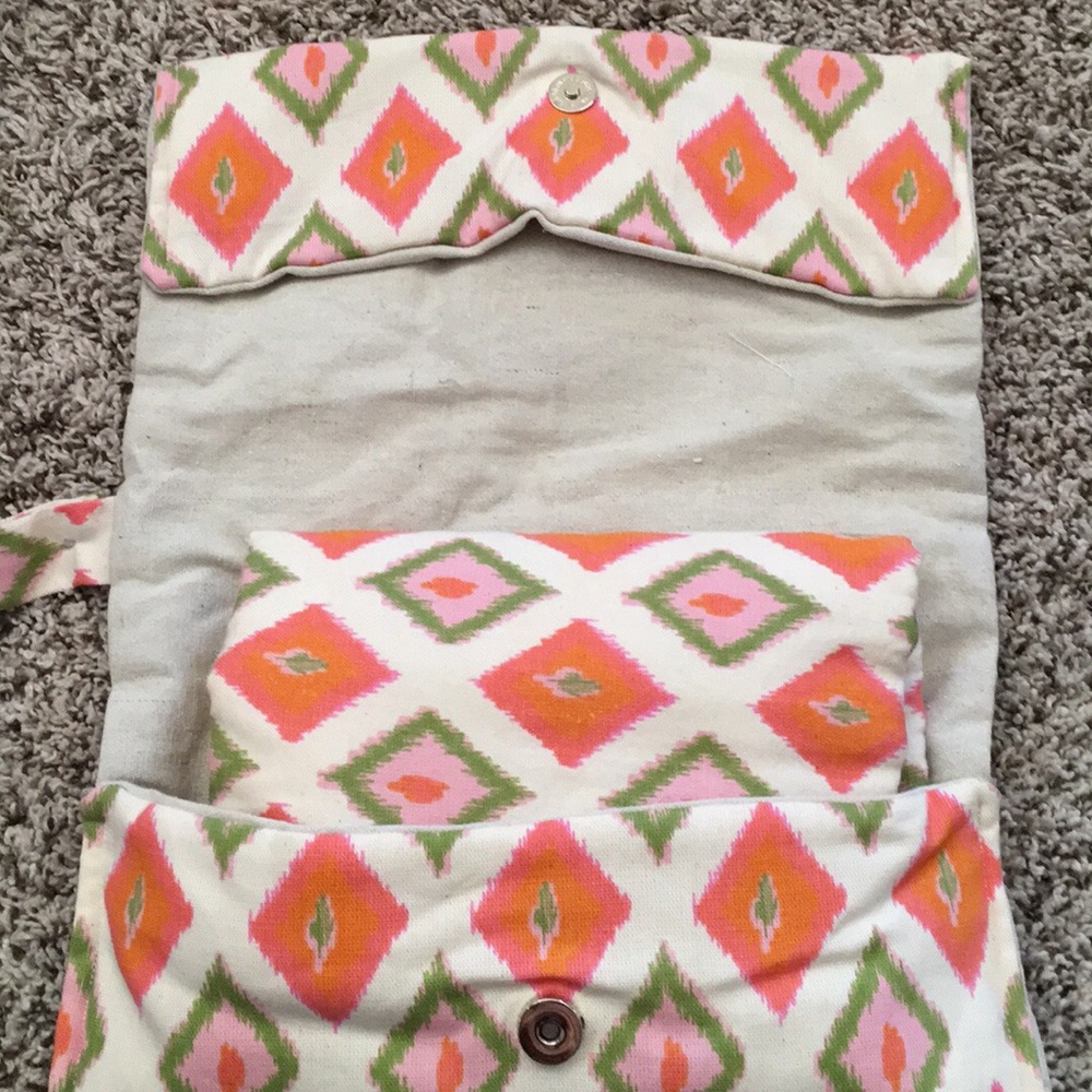 Aztec changing pad and carrier